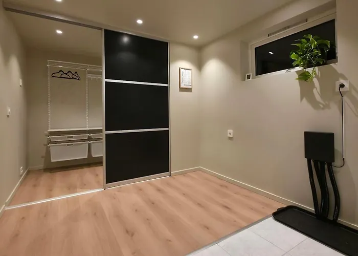 By The Lyngenfjord Apartmán