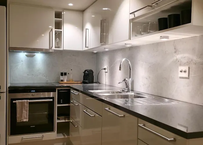 By The Lyngenfjord Apartmán *